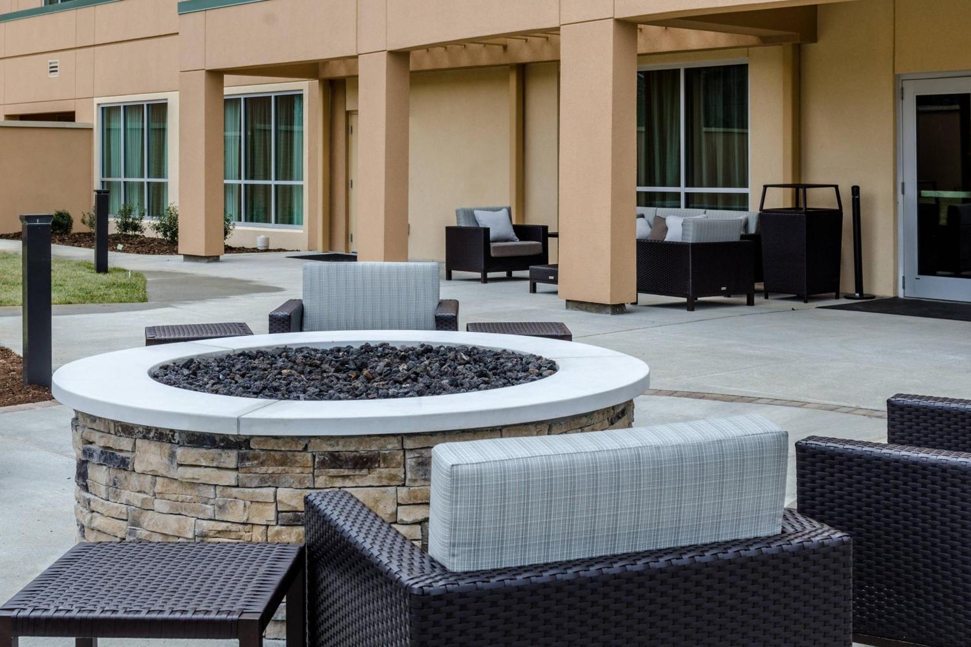 Courtyard By Marriott Somerset Eksteriør billede