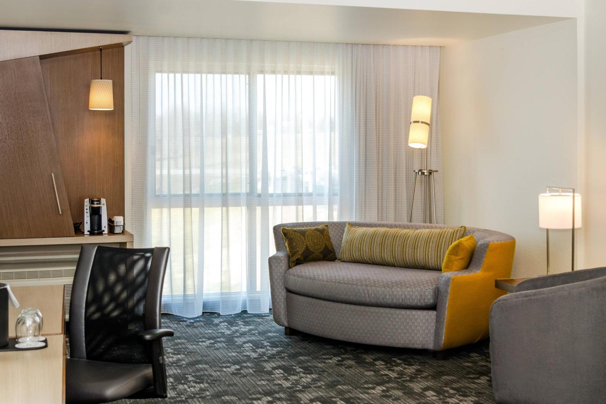 Courtyard By Marriott Somerset Eksteriør billede